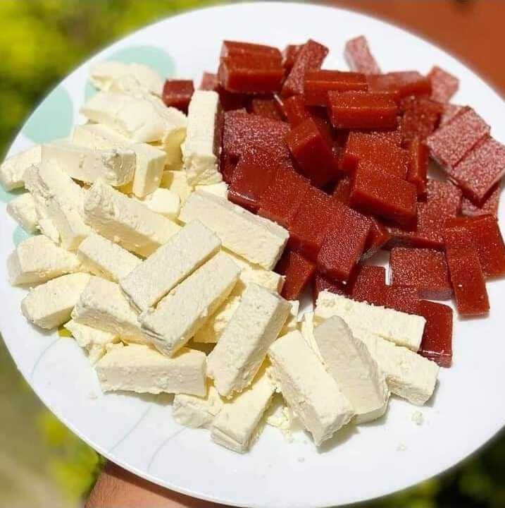 Bocadillo and cheese