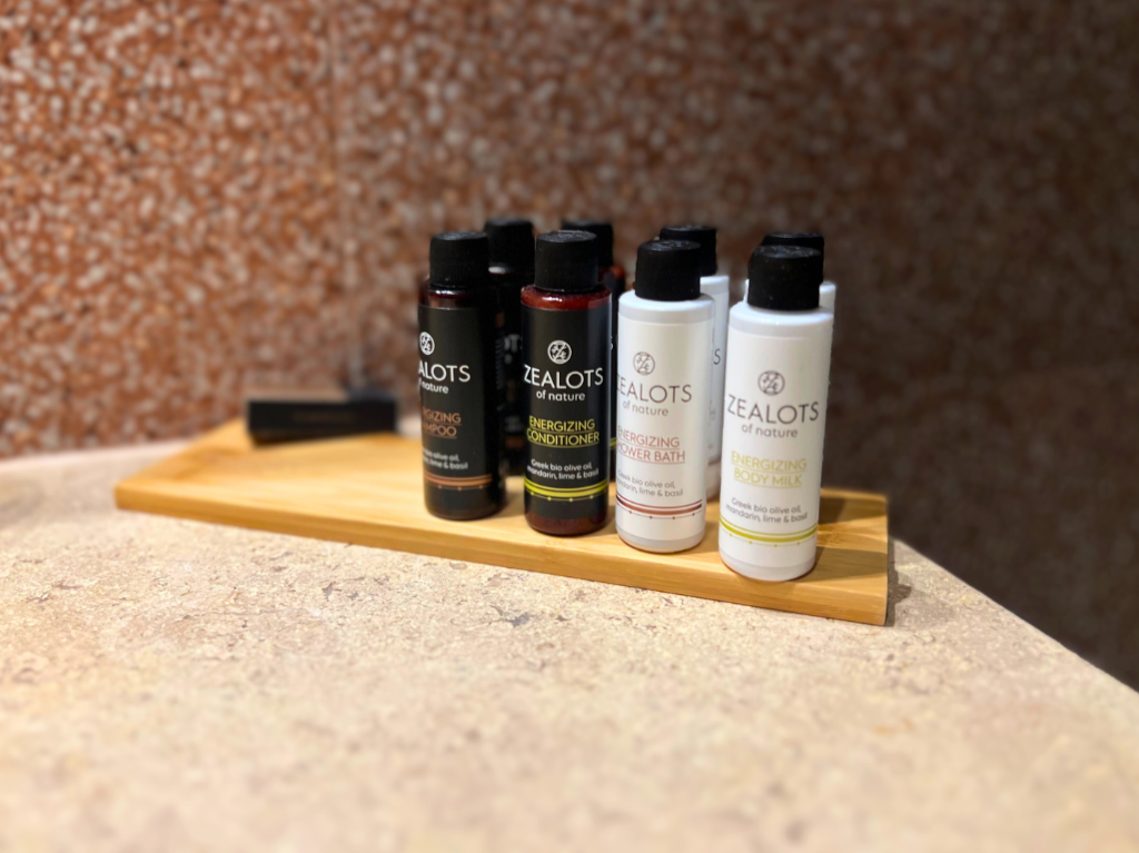Beautifully laid out toiletries (Photo credit: Shebs Alom)