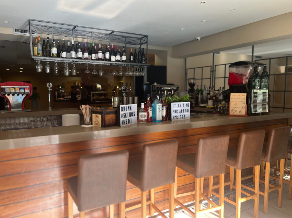 Paralos Irini Mare bar